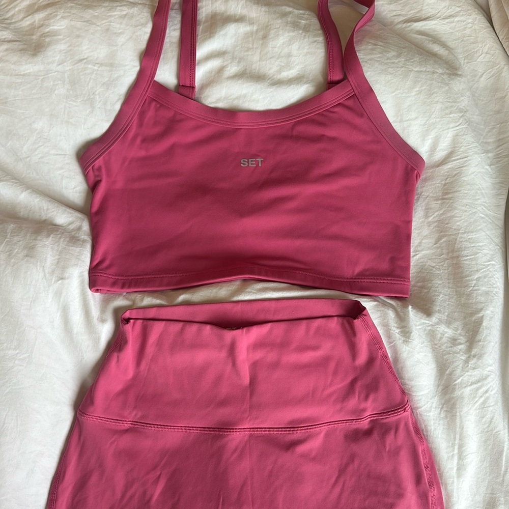 SET: Sport Body Scoop Bra Remix and Leggings in Lollipop